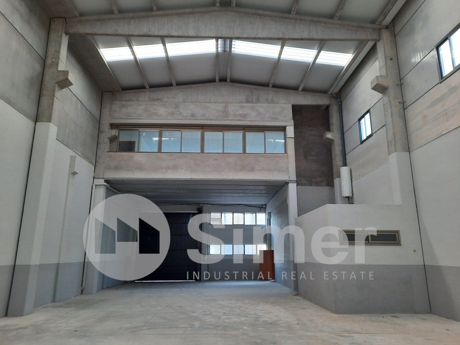Nau industrial de lloguer en Barberà del Vallès
