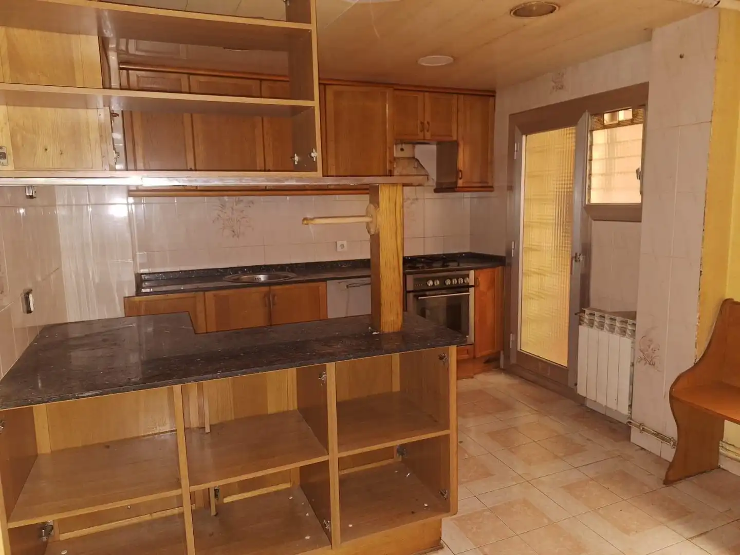 Cuina de Pis en venda en Ripollet amb Calefacció, Terrassa i Balcó