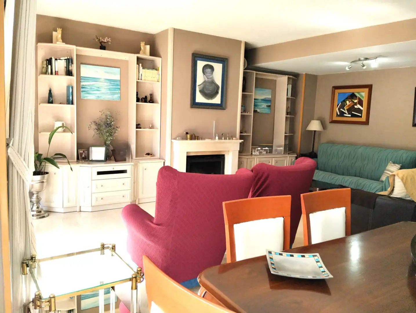 Sala de estar de Casa adosada en venta en San Lorenzo de El Escorial con Aire acondicionado, Calefacción y Jardín privado