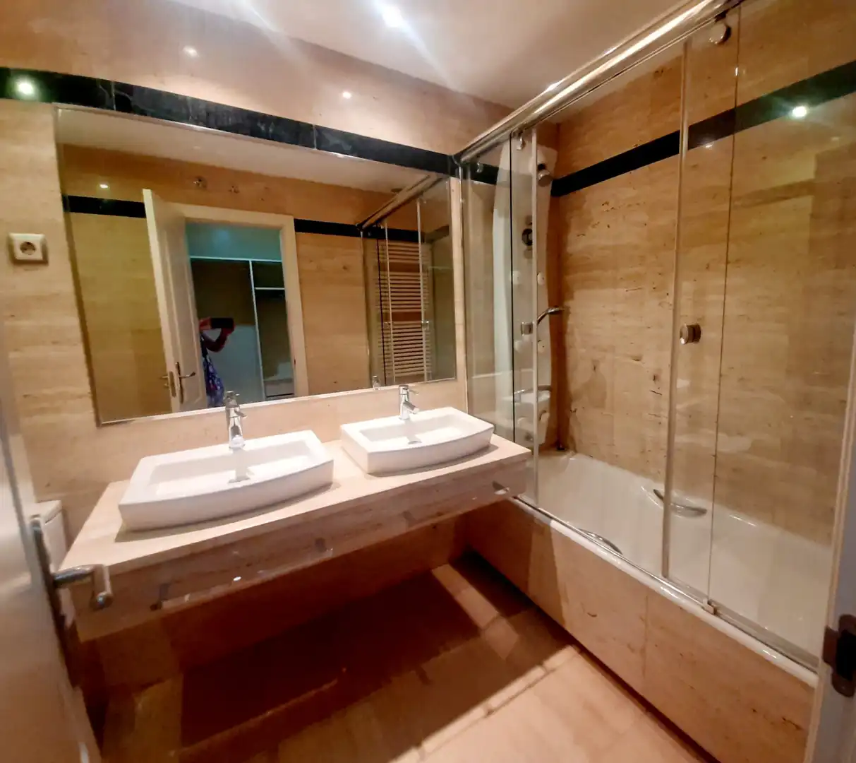 Baño de Piso de alquiler en Madrid con Aire acondicionado, Calefacción y Parquet