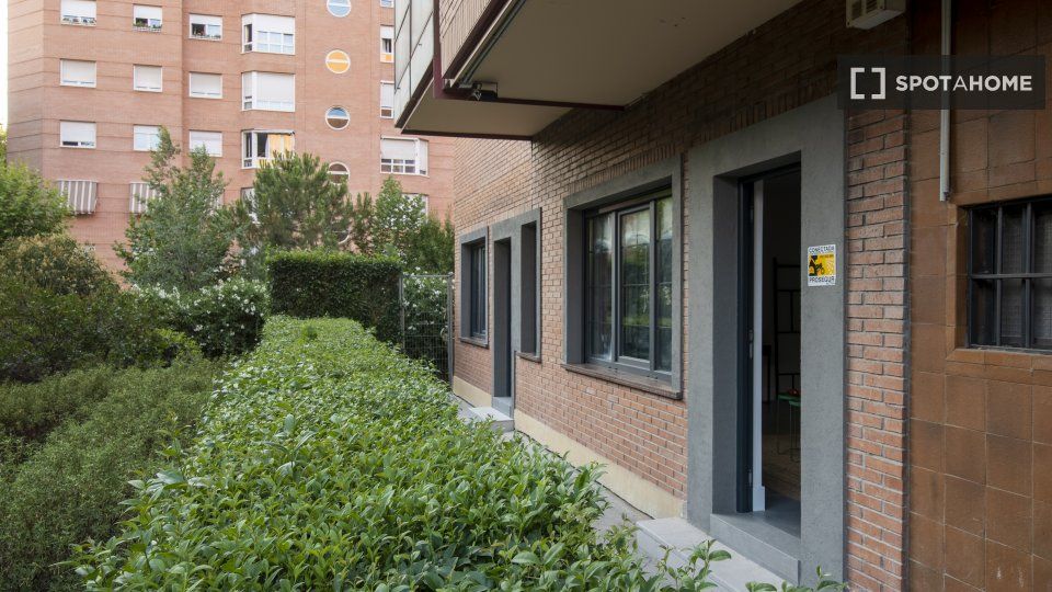 Exterior view of Flat to rent in  Madrid Capital  with Air Conditioner, Heating and Furnished