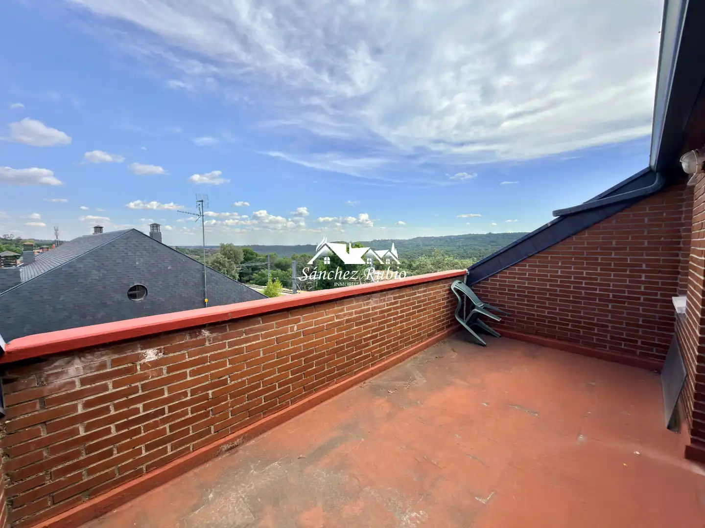 Terrasse von Einfamilien-Reihenhaus zur Miete in Torrelodones mit Heizung, Privatgarten und Parkett