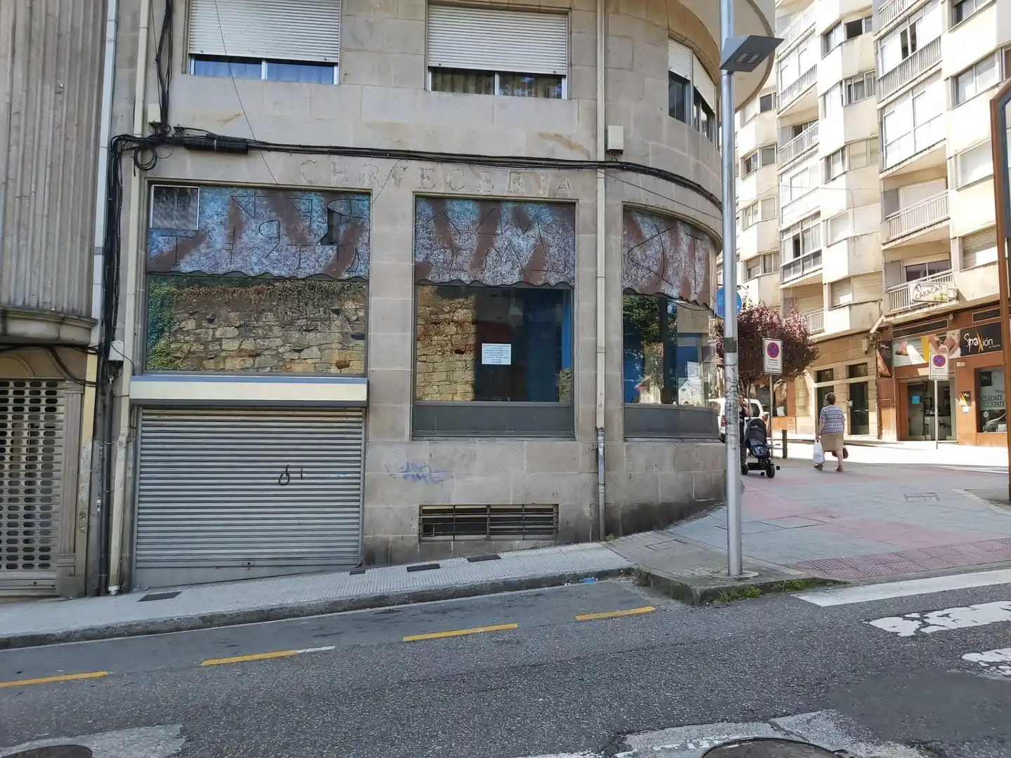 Vista exterior de Local en venda en Pontevedra Capital 