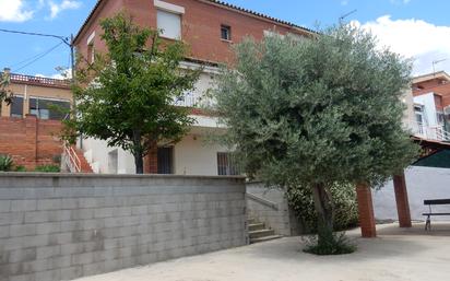 Exterior view of House or chalet for sale in Rubí  with Terrace, Swimming Pool and Balcony