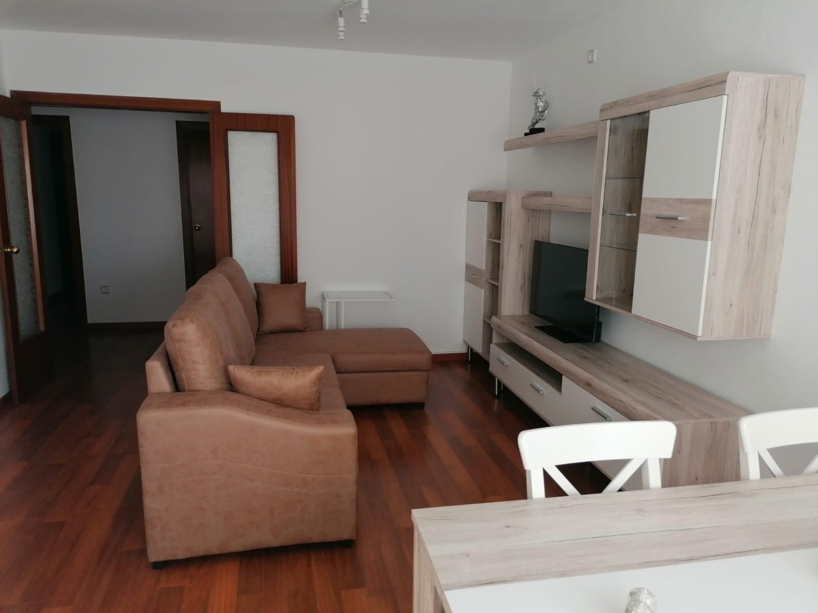 Living room of Flat to rent in El Vendrell  with Air Conditioner, Parquet flooring and Balcony