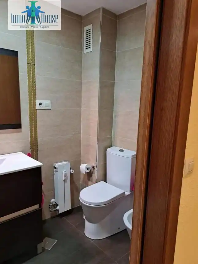 Bany de Pis en venda en Albacete amb Calefacció, Traster i Moblat