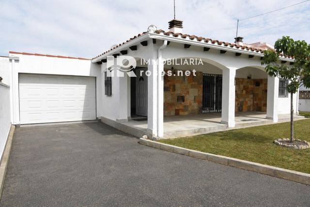 Casa-chalet en Venta en MONTGRI en Montgrí