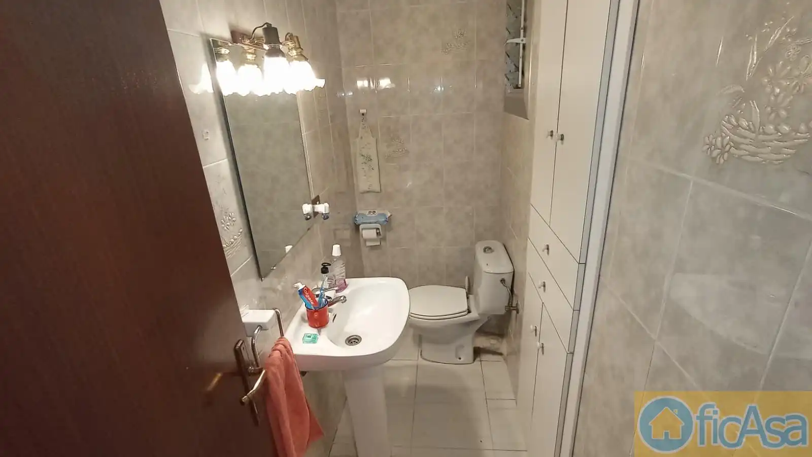Baño de Apartamento en venta en Castellón de la Plana / Castelló de la Plana con Aire acondicionado y Balcón