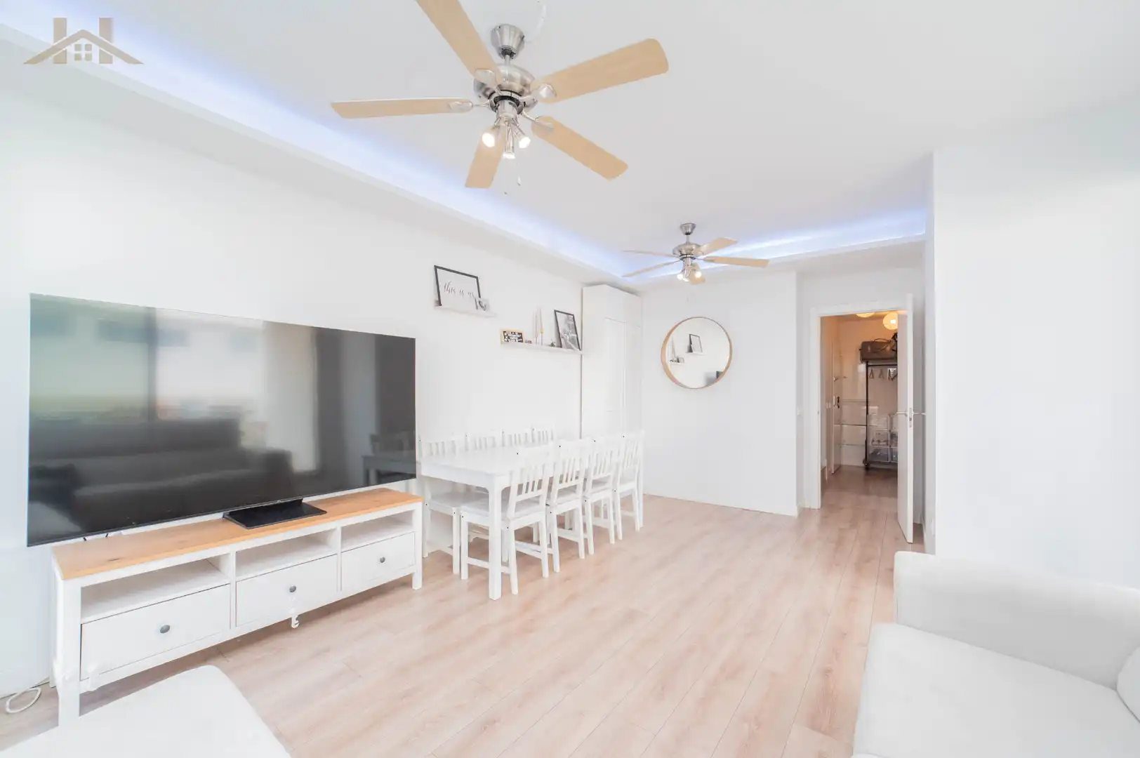 Sala de estar de Casa adosada en venta en Villaviciosa de Odón con Aire acondicionado, Calefacción y Jardín privado
