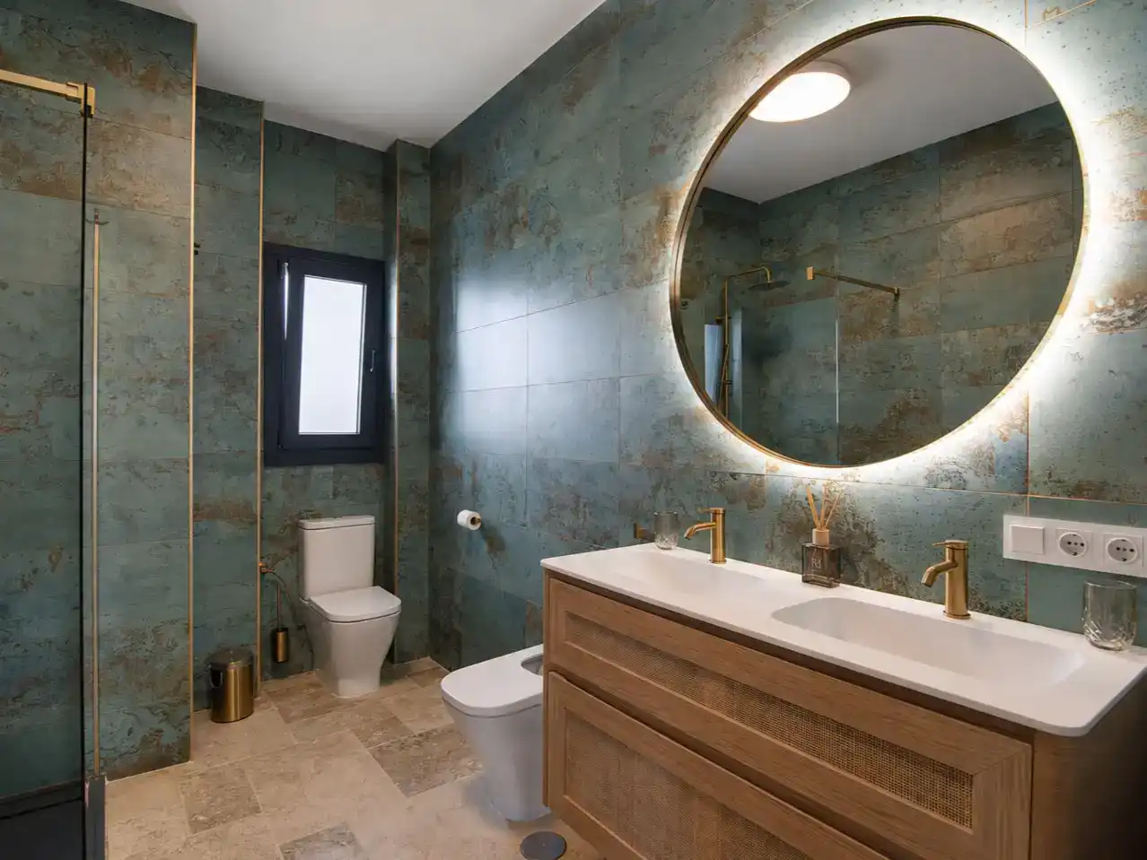 Baño de Piso en venta en Aljaraque con Aire acondicionado, Jardín privado y Trastero