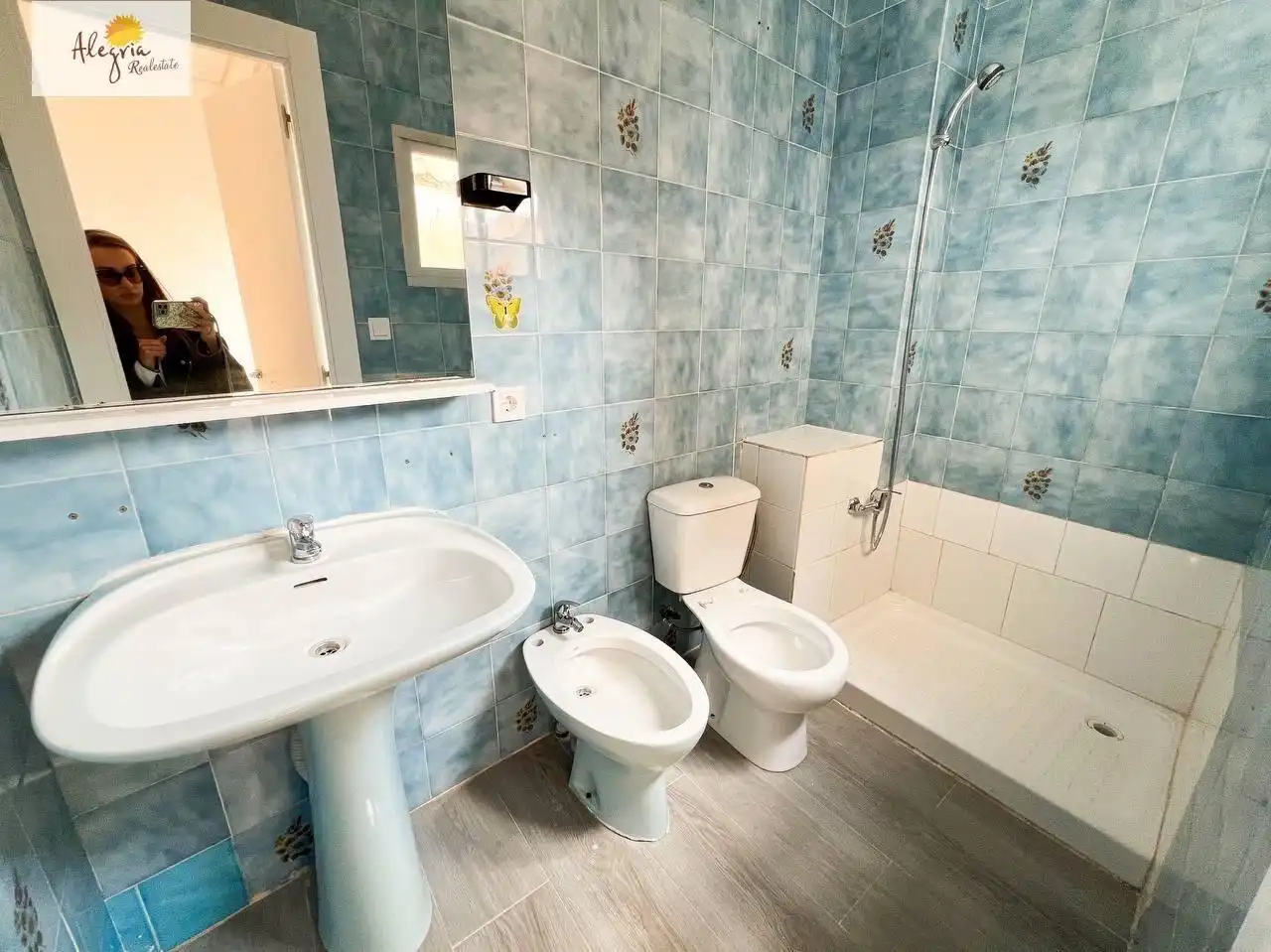 Badezimmer von Wohnungen zum Verkauf in Sagunto / Sagunt mit Klimaanlage, Möbliert und Balkon