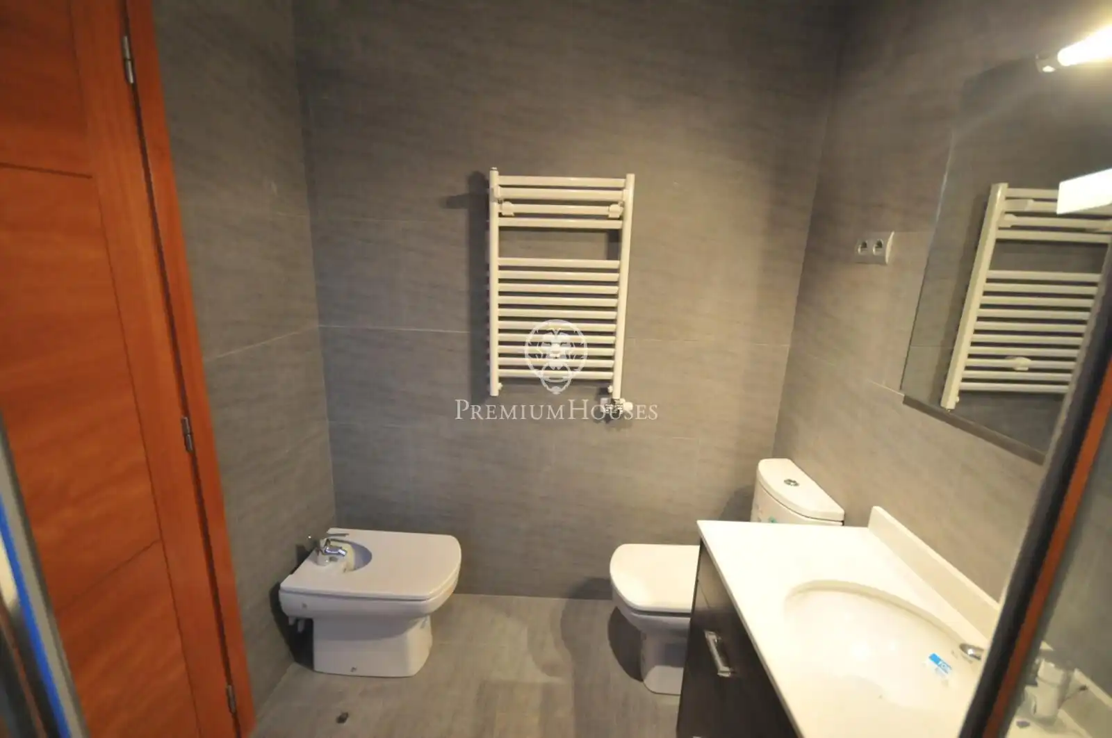 Bathroom of Flat for sale in Barcelona  with Terrace, Storage room and Balcony