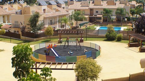 Foto 2 von Einfamilien-Reihenhaus zur Miete in Alva Myrdal, Pinos de Alhaurín, Alhaurín de la Torre