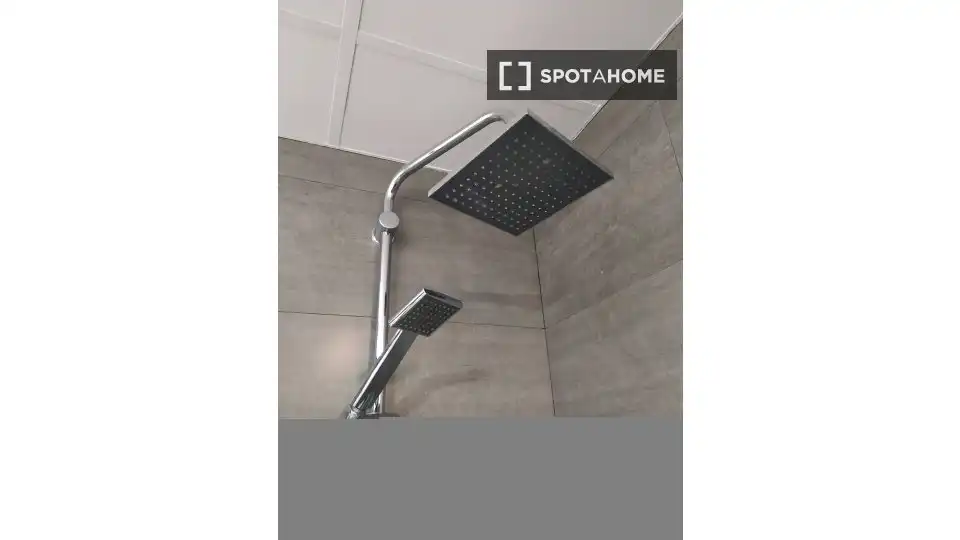 Baño de Apartamento para compartir en Valencia con Aire acondicionado, Terraza y Amueblado
