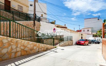 Vista exterior de Casa adosada en venda en Vélez-Málaga amb Terrassa i Balcó