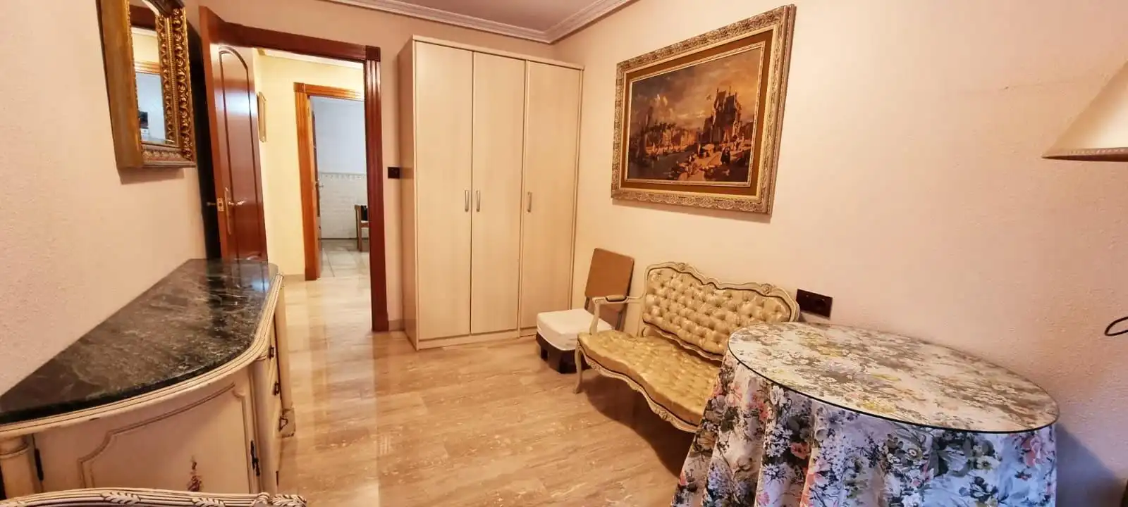 Wohnung zum Verkauf in Elche / Elx mit Klimaanlage und Abstellraum