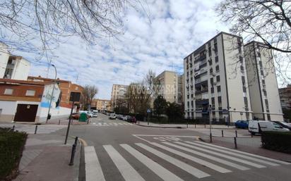 Vista exterior de Pis en venda en Móstoles amb Aire condicionat i Terrassa