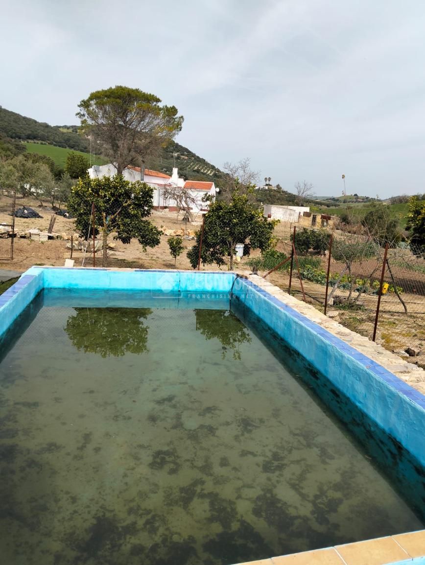 Country house for sale in Puerto Serrano