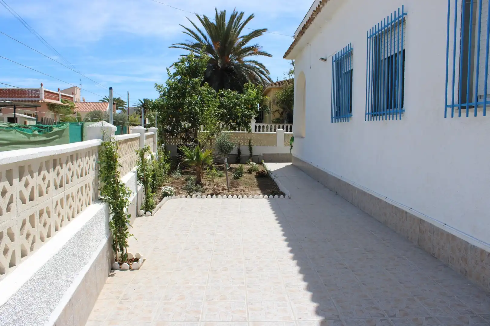 Exterior view of Houses for rent in Oliva  with Air Conditioner, Heating and Private garden