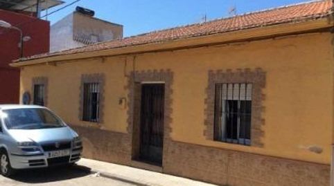 Venta de Casa en Linares, Jaén. Activo inmobiliario Sin Posesión, no se puede Visitar.