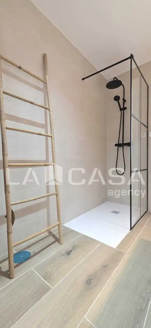 Baño de Piso en venta en Valladolid con Calefacción y Balcón