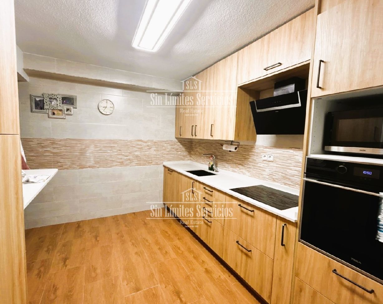 Cuina de Pis en venda en Móstoles amb Calefacció, Terrassa i Piscina comunitària