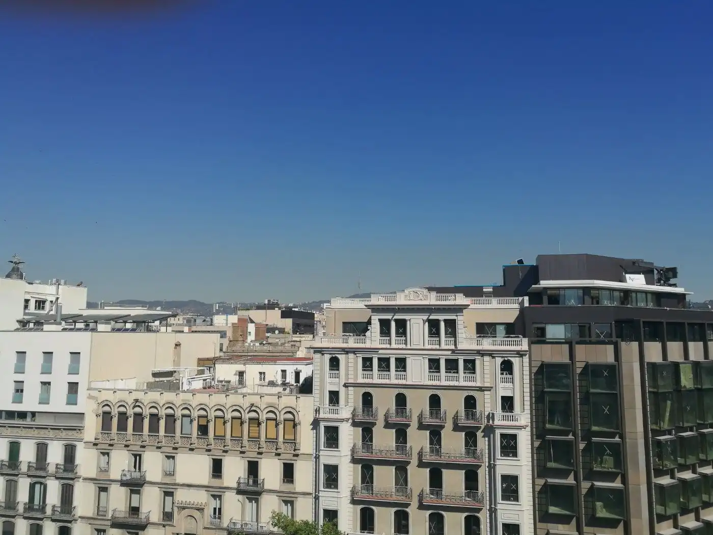 Außenansicht von Büro zur Miete in Barcelona mit Klimaanlage und Heizung