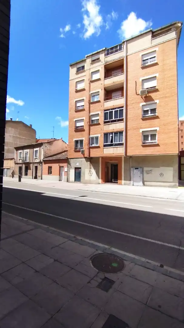 Vista exterior de Piso de alquiler en Medina del Campo con Calefacción y Amueblado