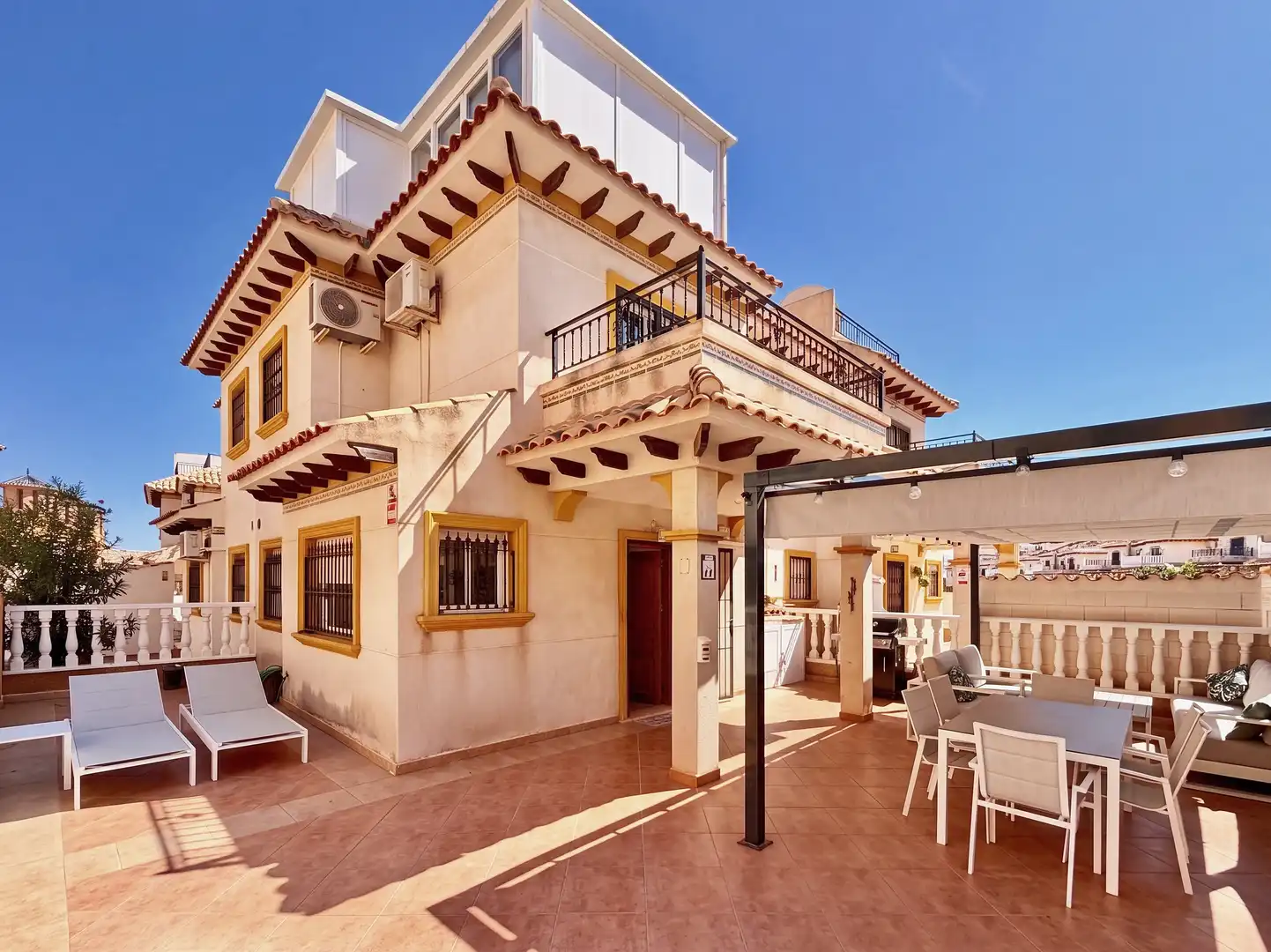 Adosado con piscina en venta en Orihuela Costa