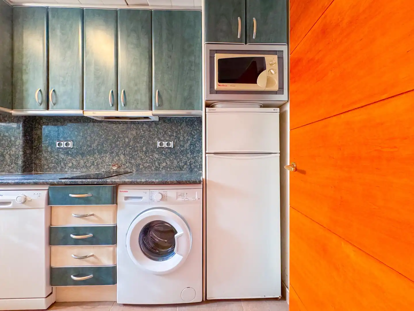 Cuina de Apartament en venda en Cambrils amb Aire condicionat, Calefacció i Terrassa