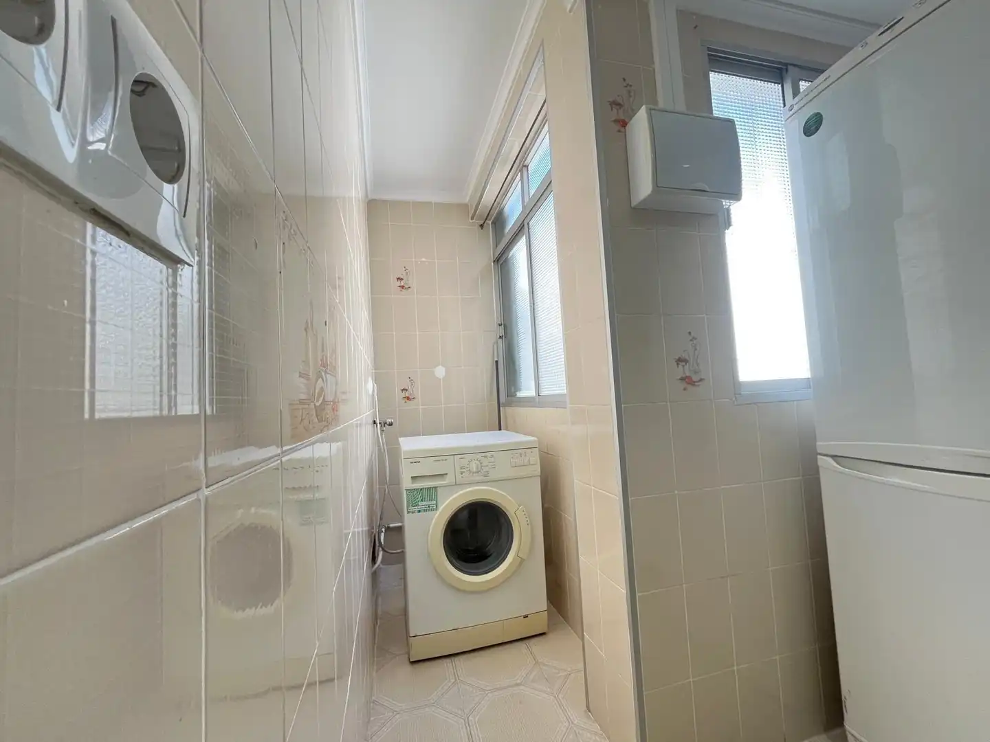 Bathroom of Flat for rent in Dos Hermanas  with Air Conditioner, Terrace and Furnished