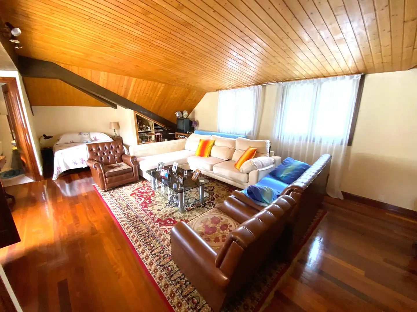Sala d'estar de Casa o xalet en venda en Castro-Urdiales amb Calefacció, Jardí privat i Parquet