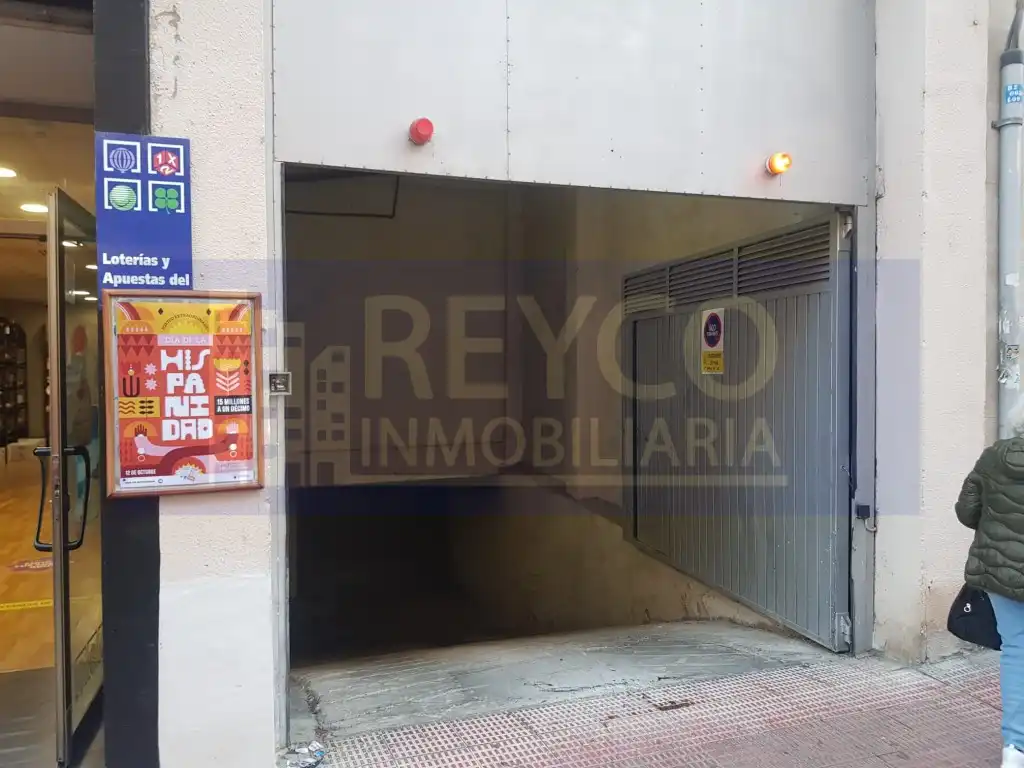Parcheggio in vendita a Avenida La Rioja