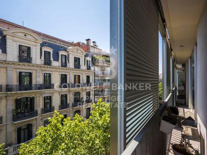 Exterior view of Flat for sale in  Barcelona Capital  with Balcony