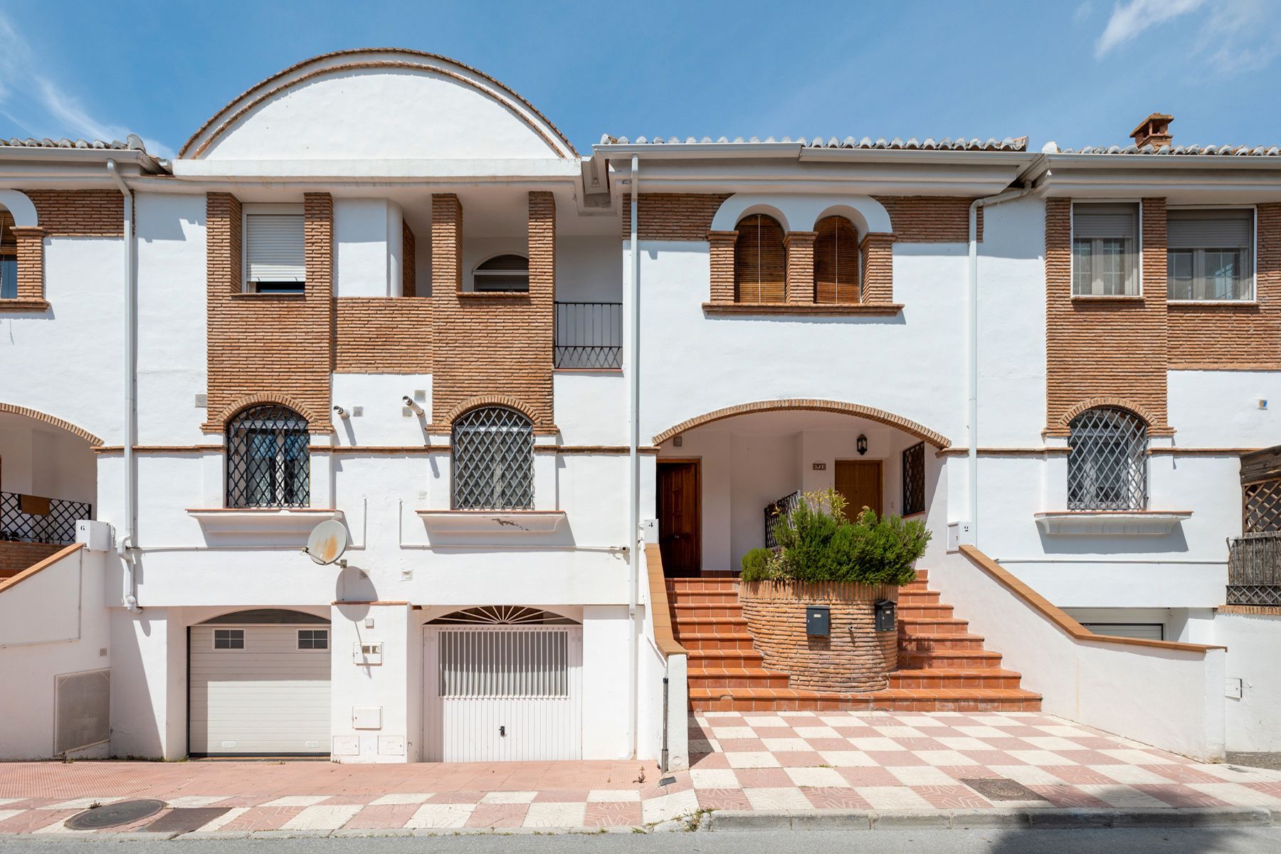 Casa adosada de alquiler en Calle Andrés Segovia, Cájar