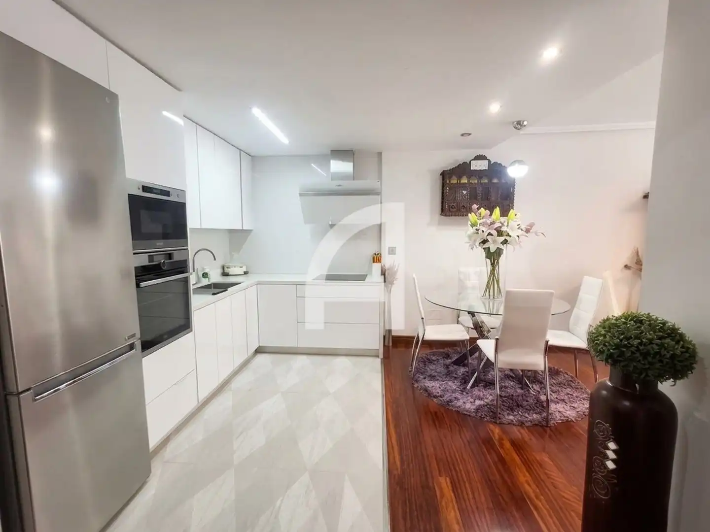 Kitchen of Flat for sale in Vigo   with Heating and Storage room