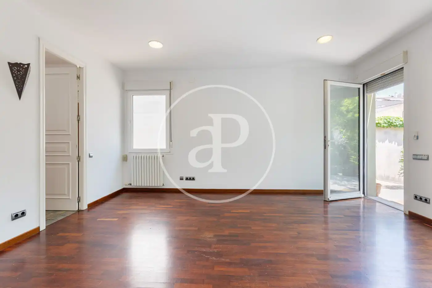 Sala d'estar de Casa adosada en venda en Sabadell amb Aire condicionat, Calefacció i Jardí privat