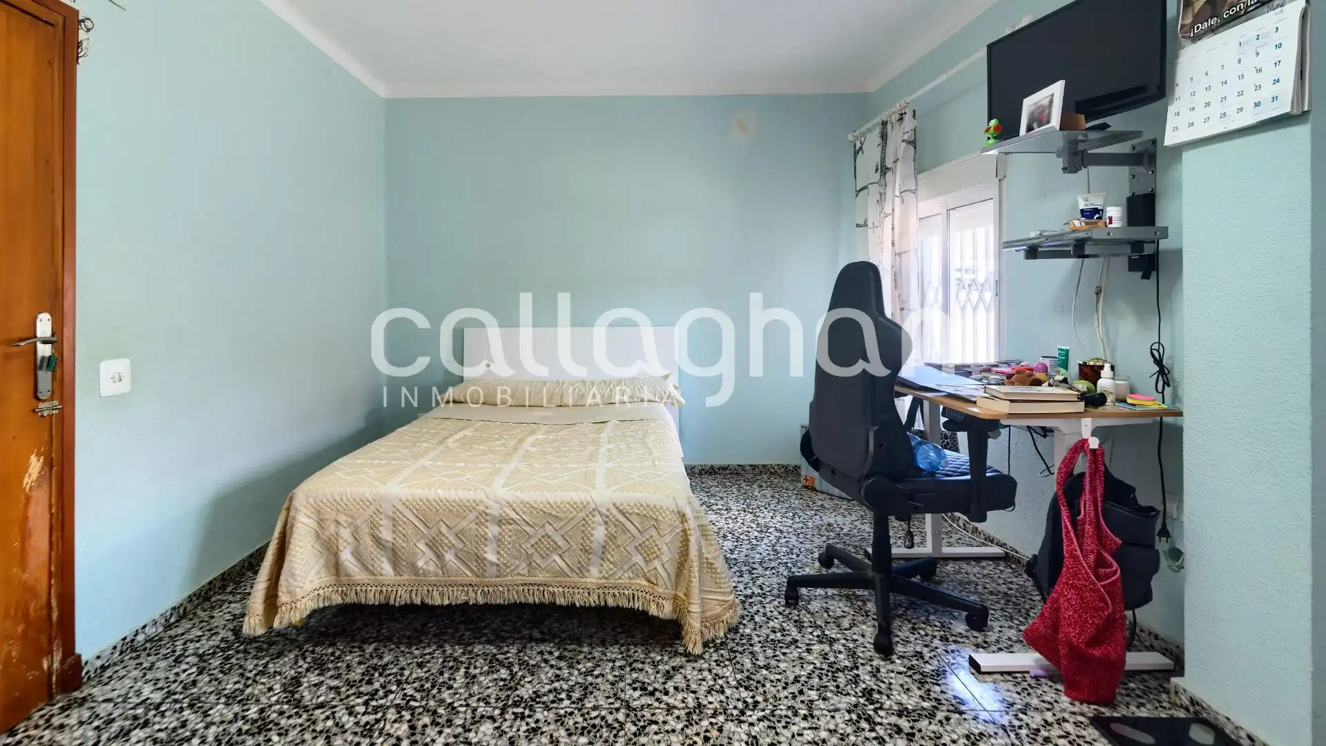 Bedroom of Flat for sale in Pedralba  with Air Conditioner, Heating and Terrace