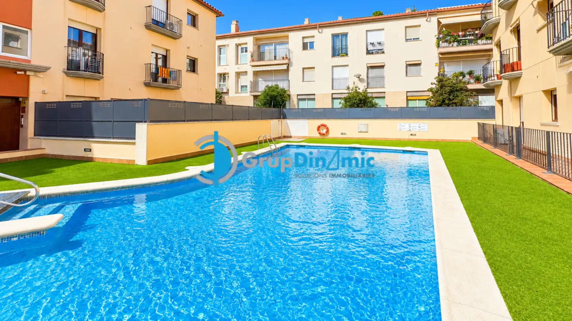Swimming pool of Flat for sale in Palamós  with Heating, Oven and Balcony