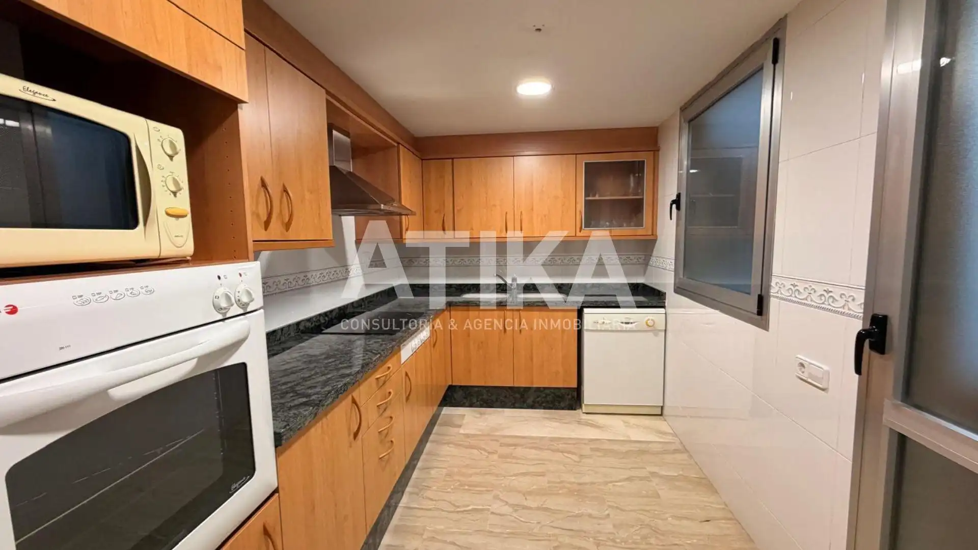 Kitchen of Flat for sale in Ontinyent  with Air Conditioner, Heating and Storage room