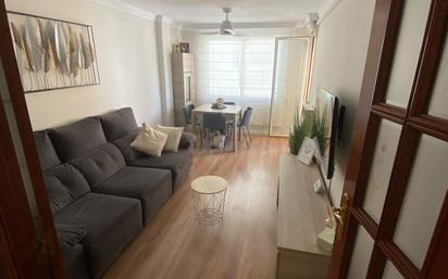 Living room of Flat for sale in Vilanova i la Geltrú  with Air Conditioner, Heating and Balcony