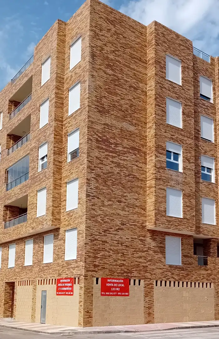 Exterior view of Commercial properties for sale in Roquetas de Mar