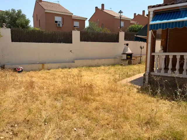 Casa o xalet en venda en Moraleja de Enmedio amb Aire condicionat, Jardí privat i Terrassa