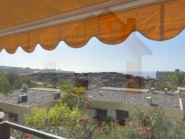 Apartment mit Pool zur Miete in Calle los Nardos 2