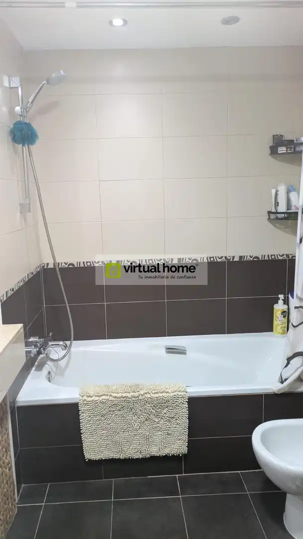 Bathroom of Apartments for sale in L'Alfàs del Pi  with Air Conditioner, Storage room and Community pool
