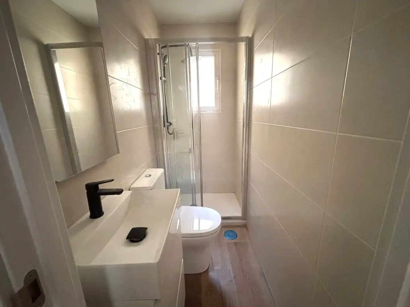 Bathroom of Flat for sale in Madrid  with Air Conditioner, Heating and Oven