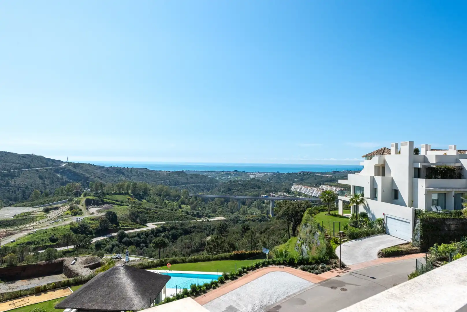 Penthouse with balcony for sale in Montemayor - Marbella Club, imagen 7