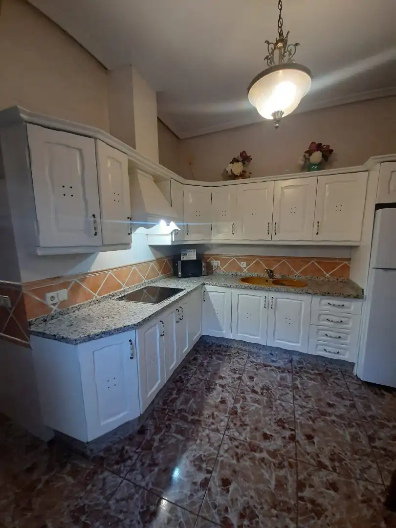 Cuina de Casa o xalet en venda en Úbeda amb Calefacció i Balcó