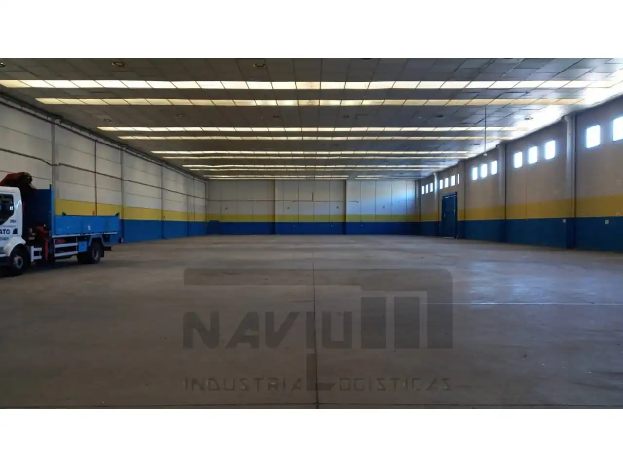 Industrial building to rent in Barrio de la Estación