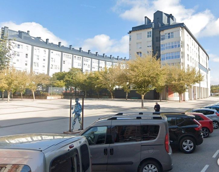 Aparcament de Pis en venda en Burgos Capital amb Calefacció, Jardí privat i Terrassa